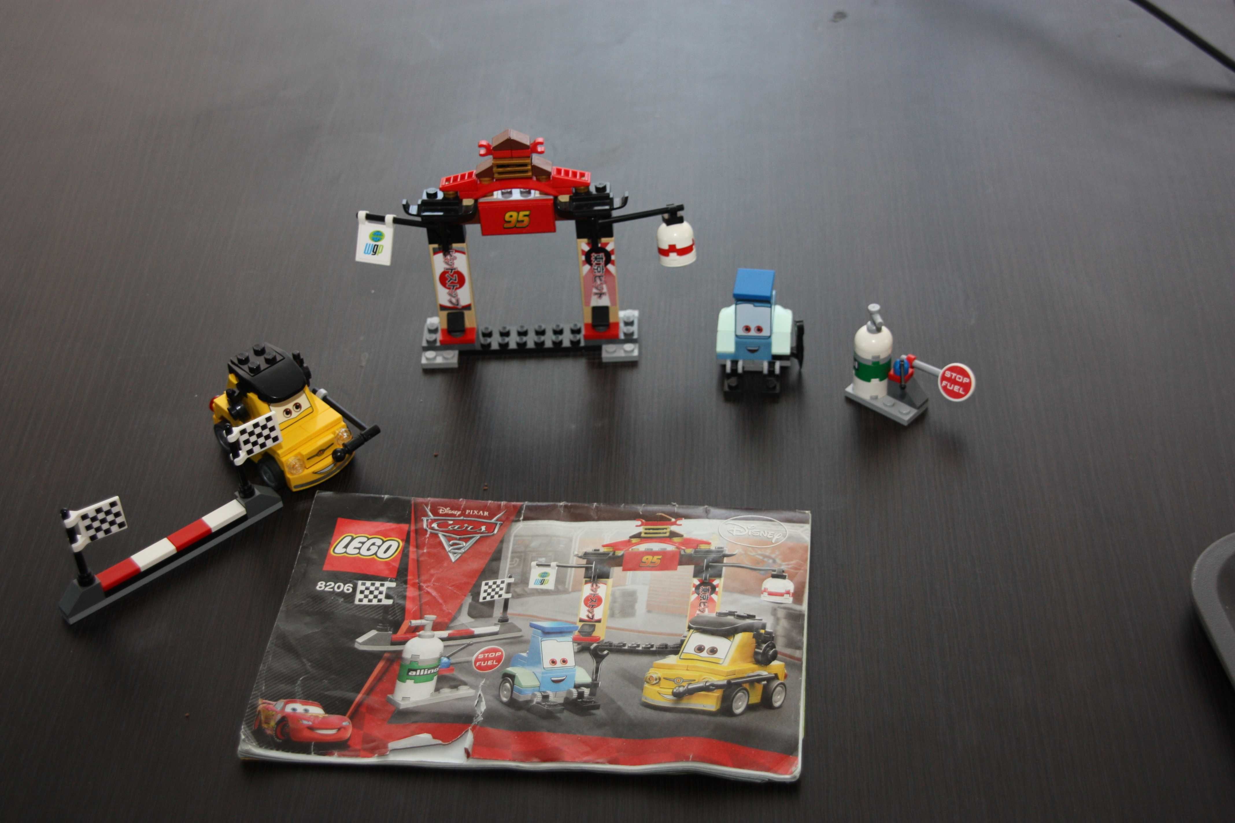 Lego 8206 Auta Stanowisko postojowe w Tokio- kompletny