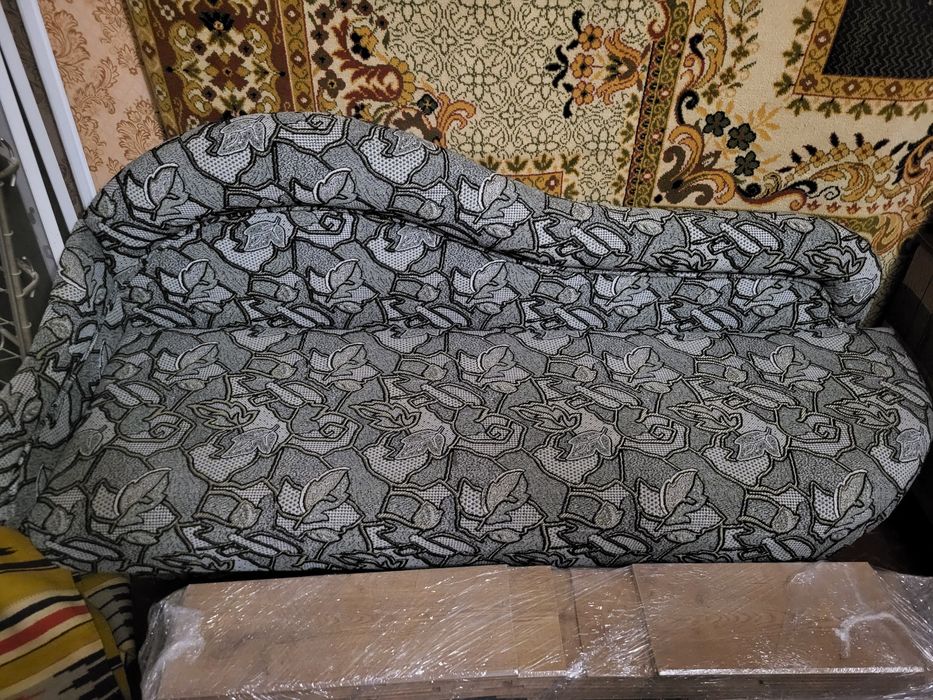 Продам диван-тахту з нішею для зберігання