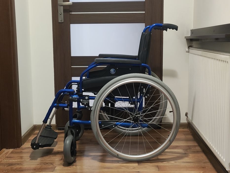 Wózek inwalidzki Vermeiren D200P aluminiowy stop lekki