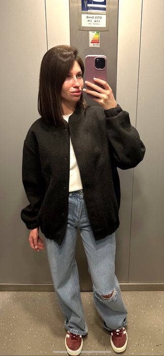 Стильний бомбер від Reserved