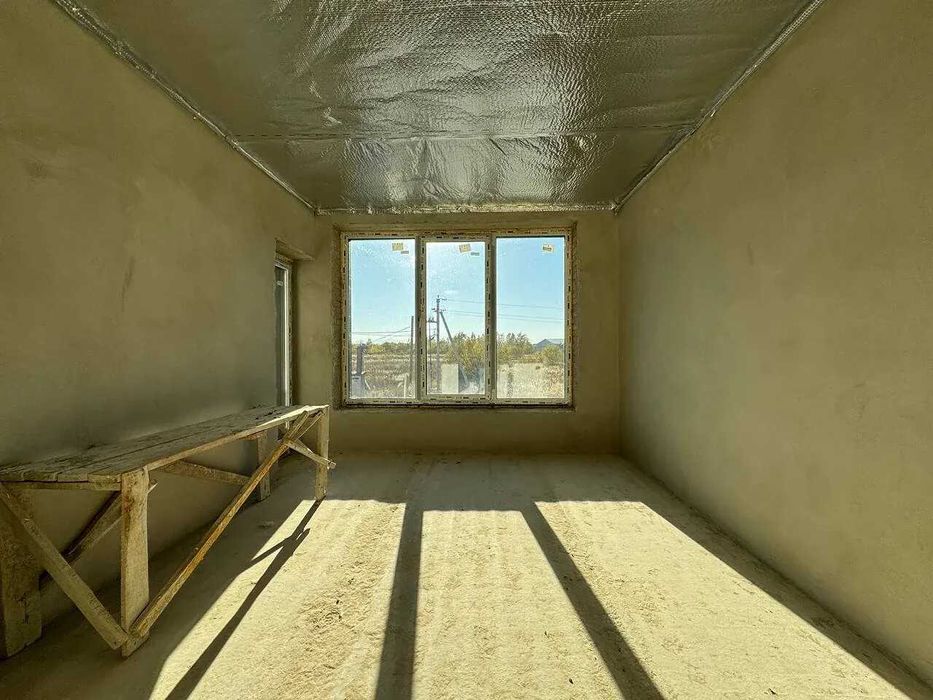 Сучасний дуплекс з великою ділянкою