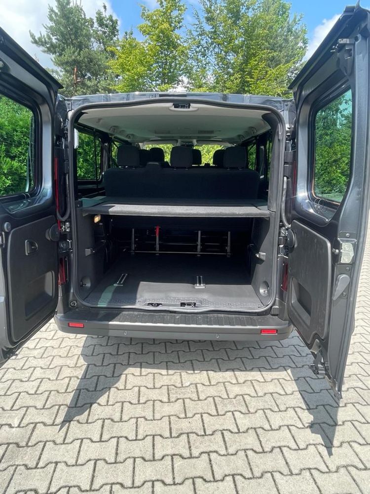 Wynajem Bus’a Renault Trafic Long 9-osobowy !Bez limitów kilometrów!