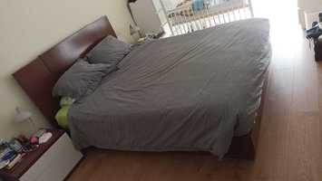 Vendo cama 150x200 c/ estrado e mesas cabeceira