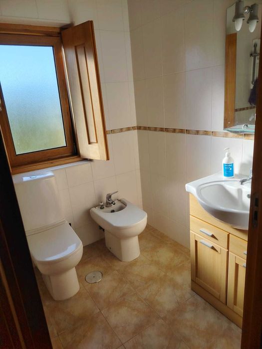 Moradia T4+1 Isolamento Moderno no Centro de LANHESES Viana do Castelo