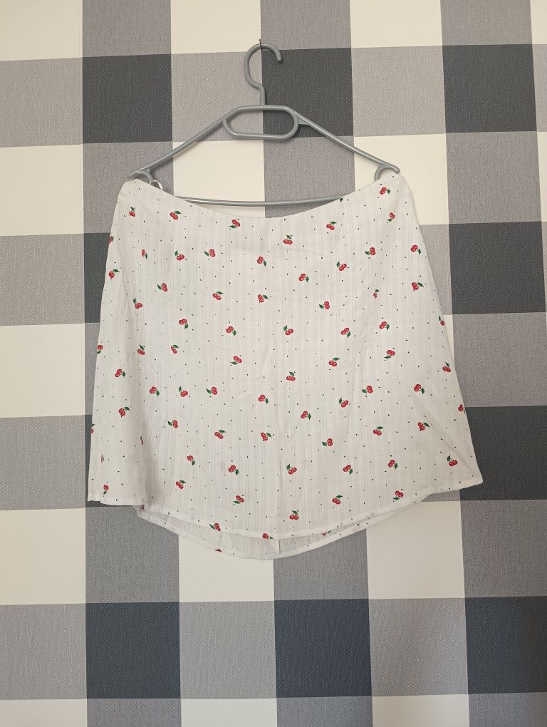 Nowa biała spódniczka w wisienki Primark, rozmiar 44!