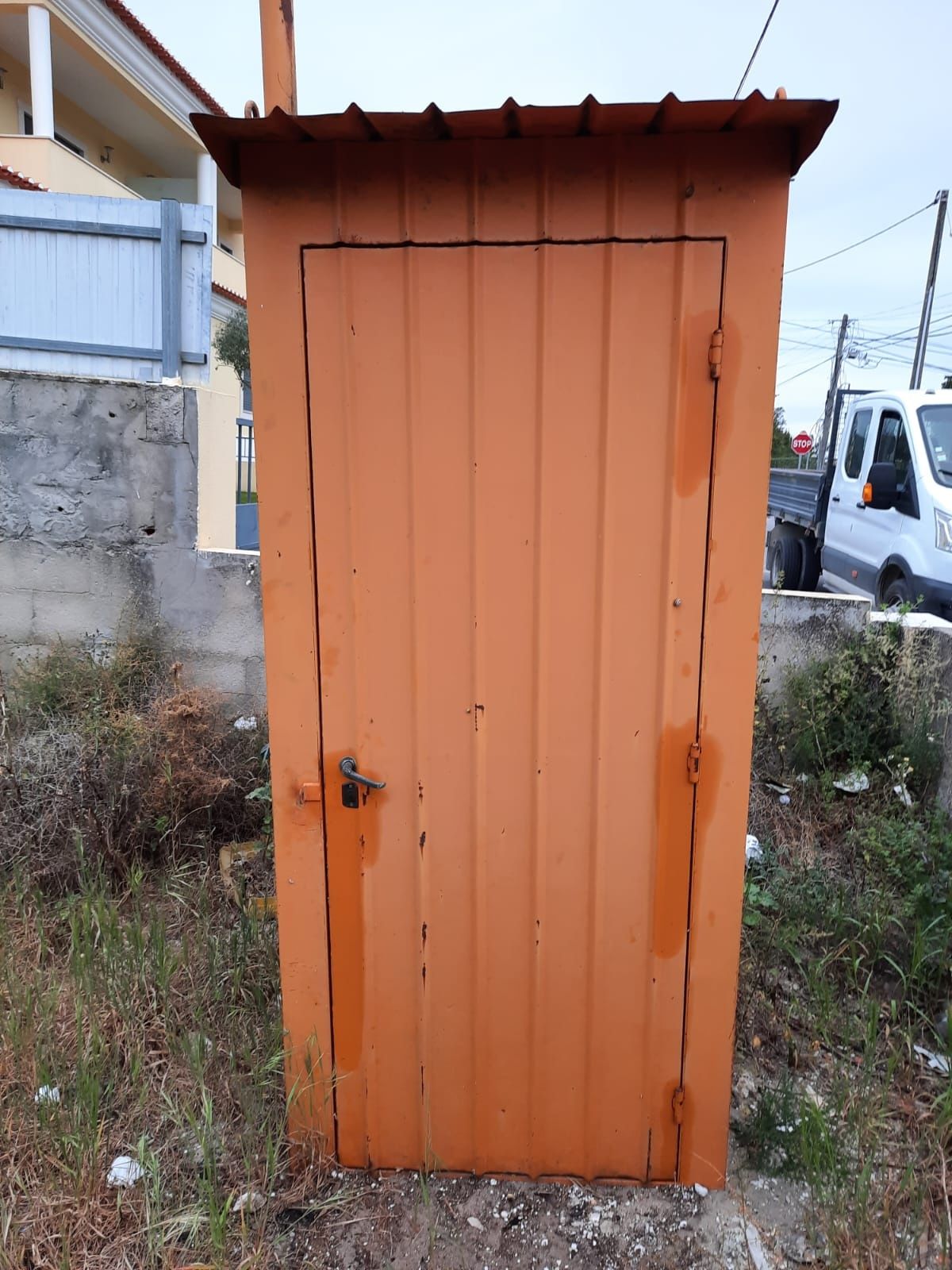 Casa de luz de Obras com quadros elétricos