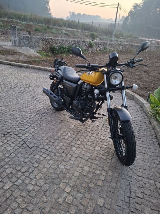 Vortex cafe racer 125 apenas 6000km