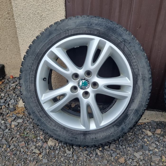 Sprzedam felgi aluminiowe z oponami – Skoda, rozmiar 16”