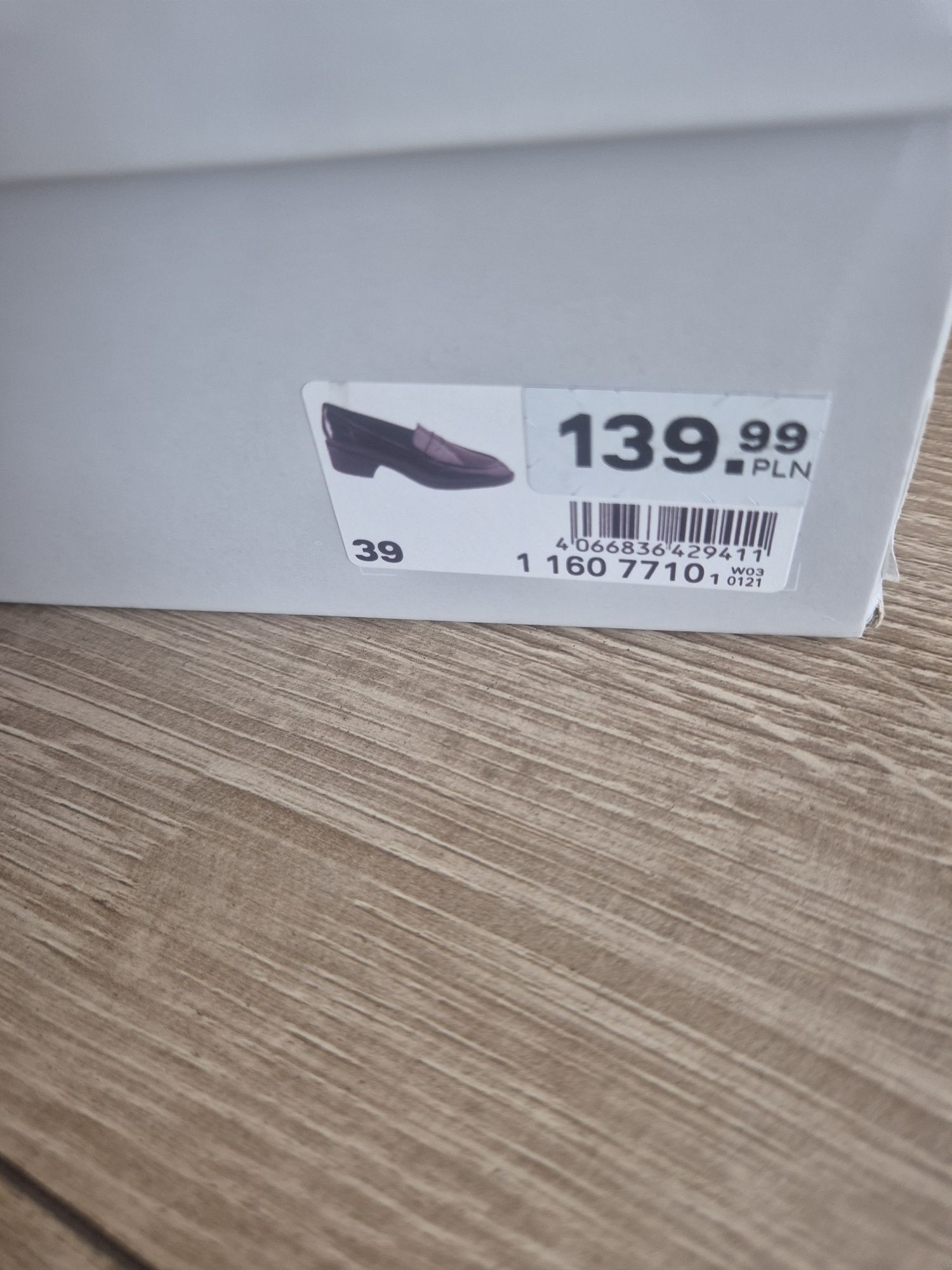 Mokasyny skóra lakierowna  r. 38