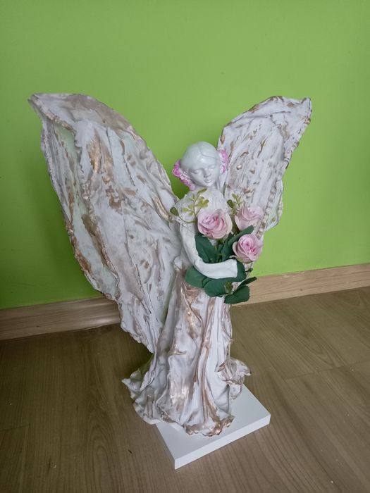 Anioł powertex duży złoty