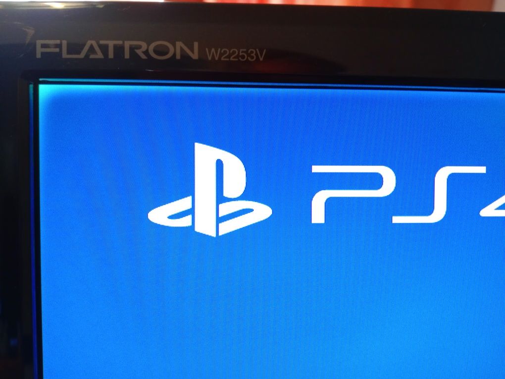 PlayStation 4 Slim  + Monitor LG 22"