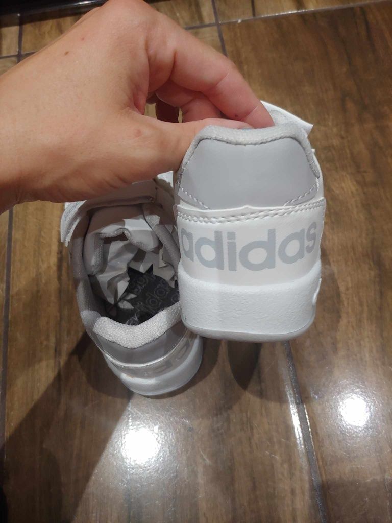 Biało szare buty sportowe dla dziewczynki 34