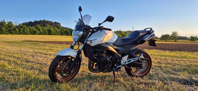 Suzuki GSR 600, 2011