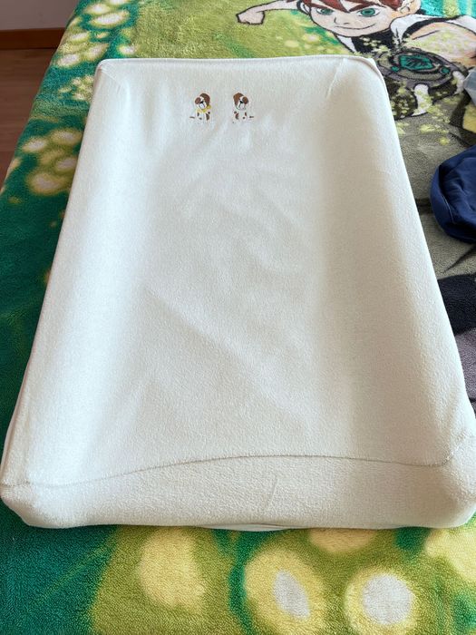 Trocador IKEA com fronha, perfeito estado!