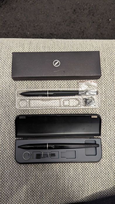 Графический монитор Huion Kamvas GT-221 Pro