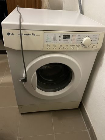 Продам робочу пральну машину LG