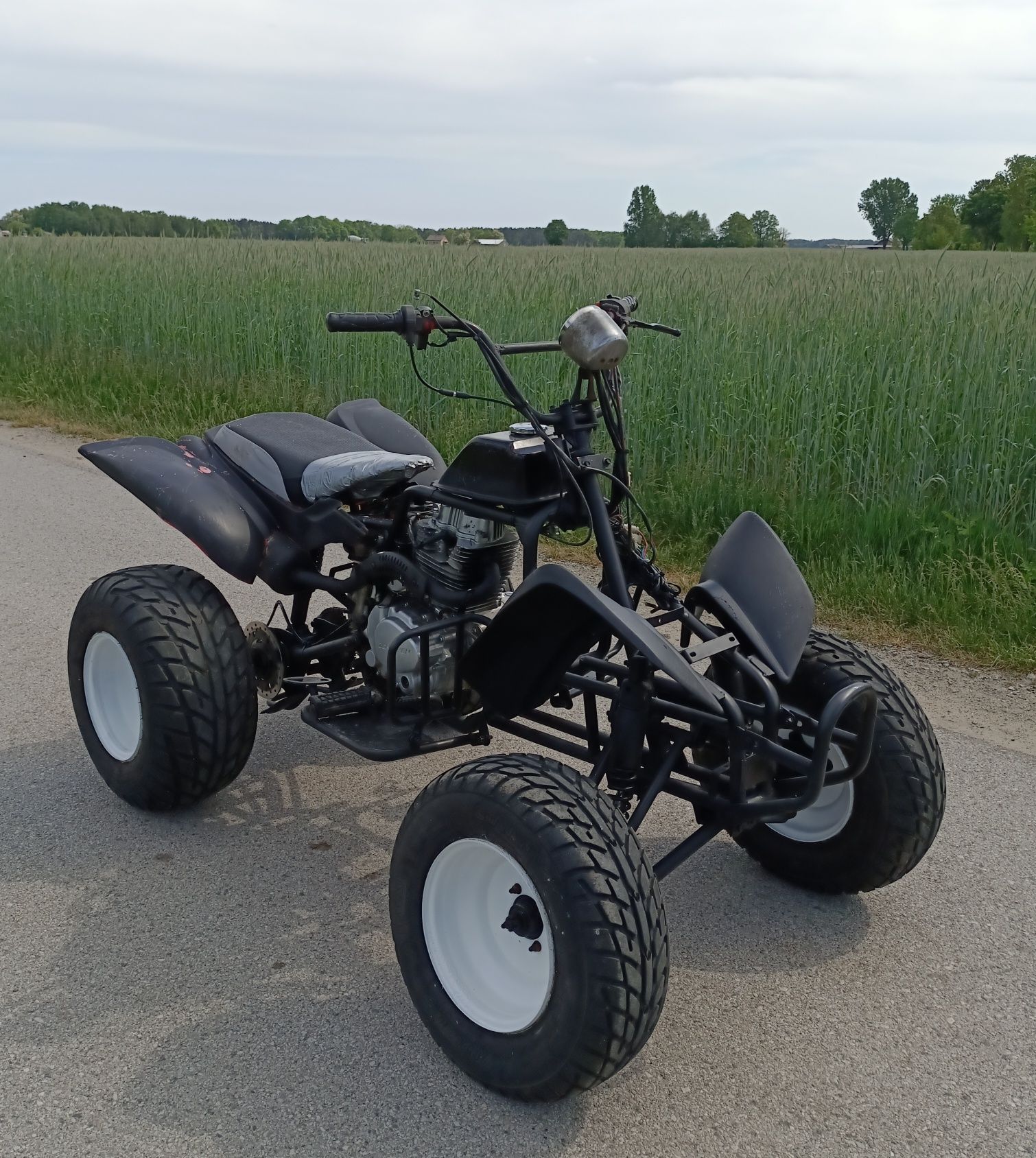 Quad 250ccm  duża rama 5 biegów (4+wsteczny ) sprawny