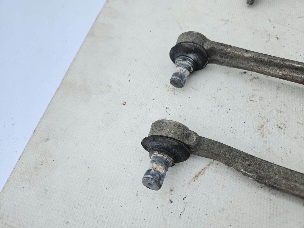Zwrotnica Prawa Przednia Prawy Przód Audi A4 B9 A5/8w Wahacze Komplet