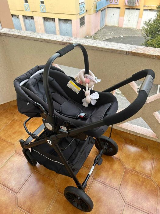 Carrinho de bebé marca Zippy