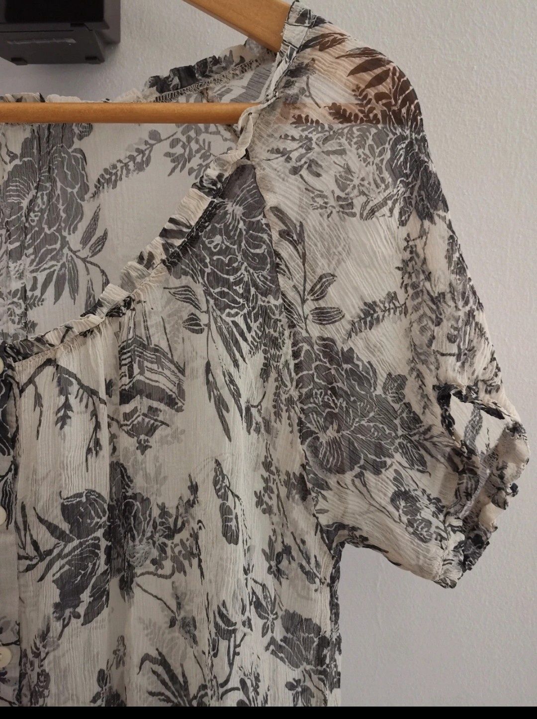 Piękna bluzka limited collection 100 % jedwab
Rozmiar M /L 
Lekka zwie