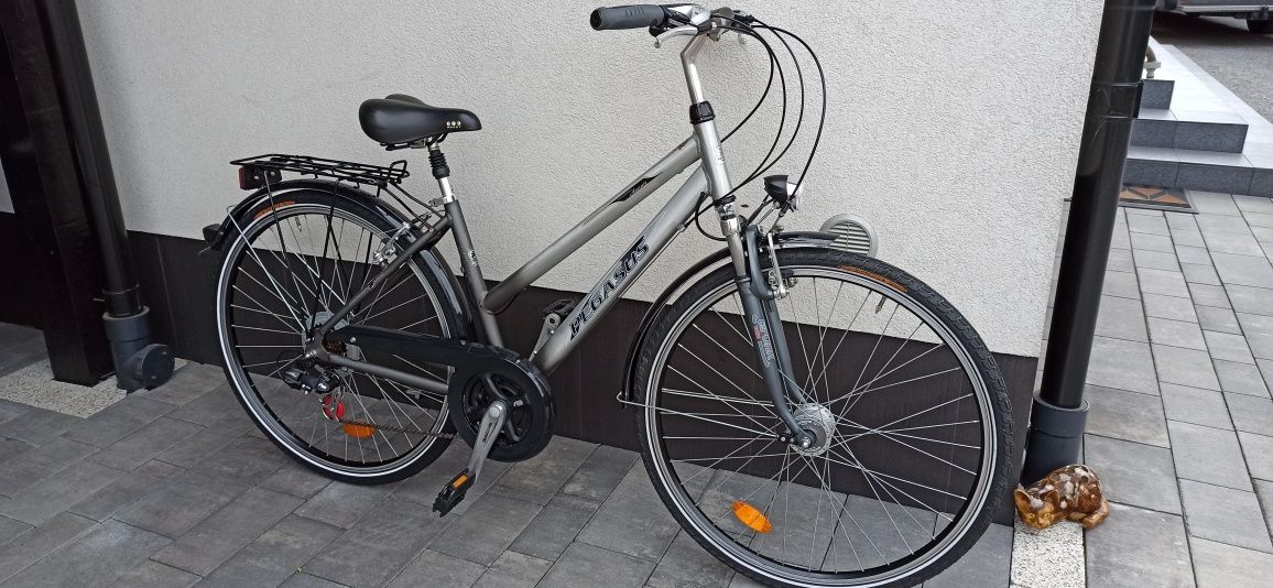 Rower Pegasus 28", Avanti, aluminium Shimano, prądnica, Continental
