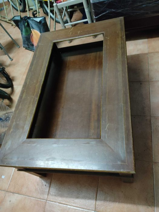 Vitrine em madeira