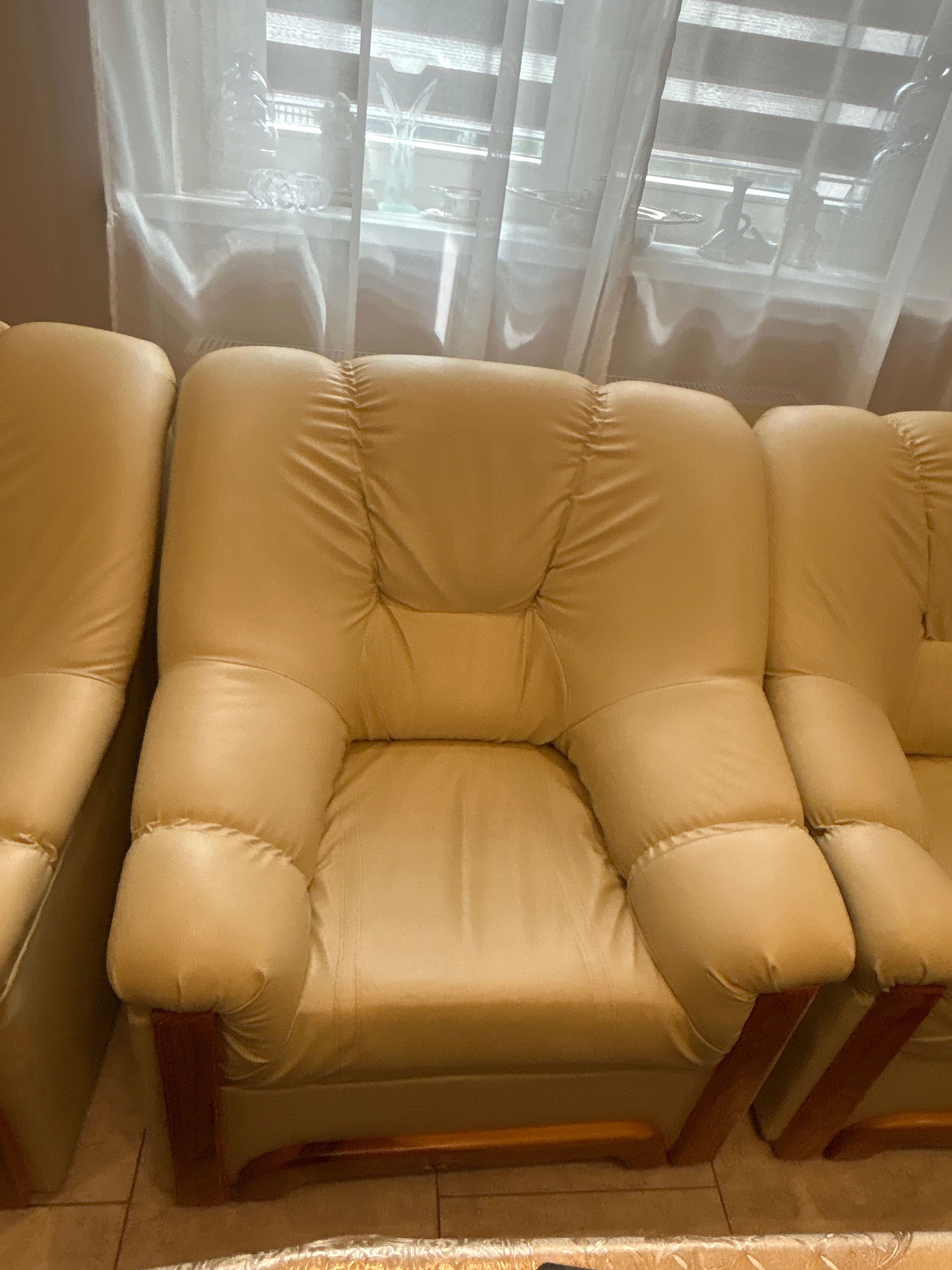 Komplet wypoczynkowy: sofa + 2 fotele, skaj, ecru, bardzo dobry stan!