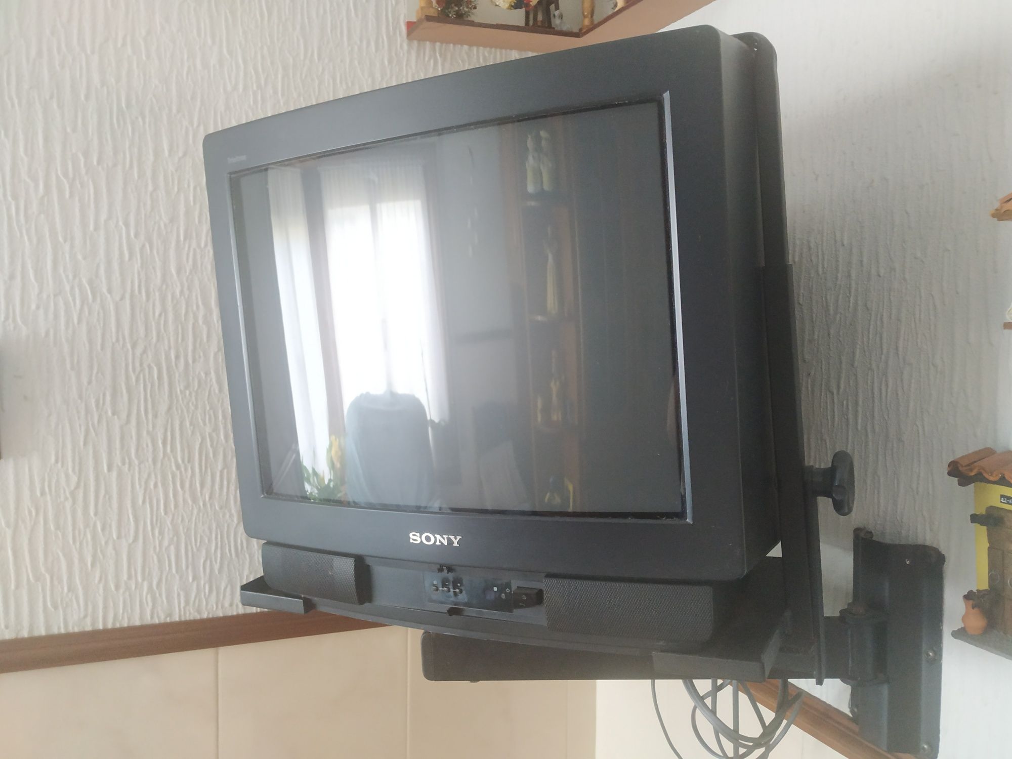 TV CRT Sony Trinitron 22 pulgadas.