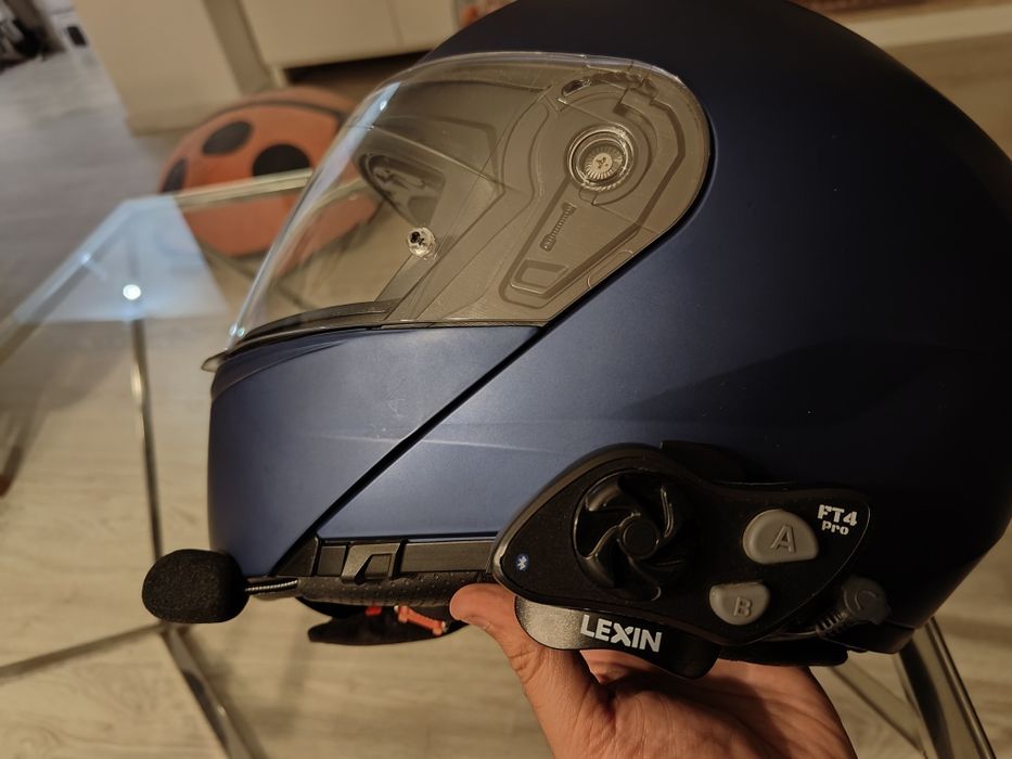 Capacete HJC + auricular Bluetooth lexin