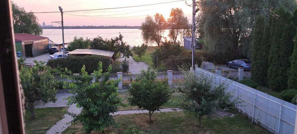 Продаж класного будинку в Рибальському на березі річки