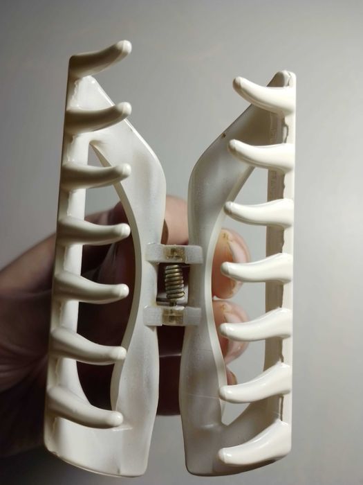 заколка краб белая для прически невесте, толстый пластик. италия. торг