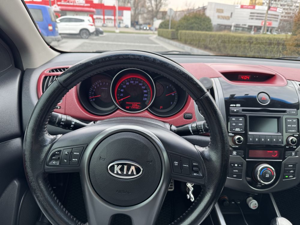 Автомобиль kia cerato