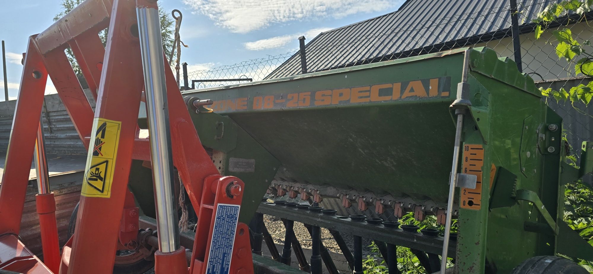 Agregat uprawowo-siewny Kuhn HRB 252 .Amazone D8-25
