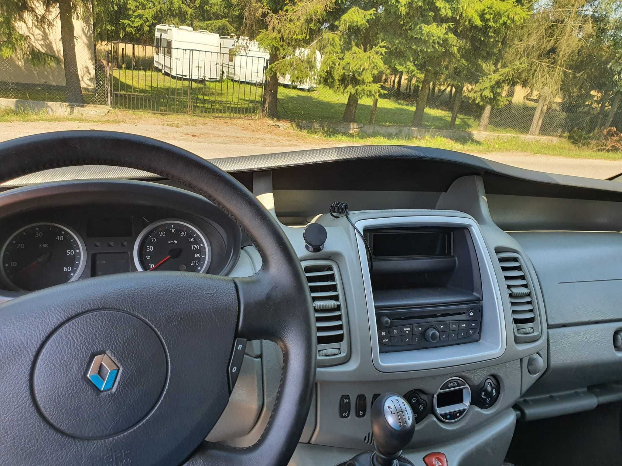 RENAULT TRAFIC PASSENGER r - wynajem bez kaucji