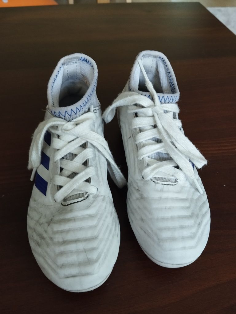 Korki Adidas Predator biało niebieskie