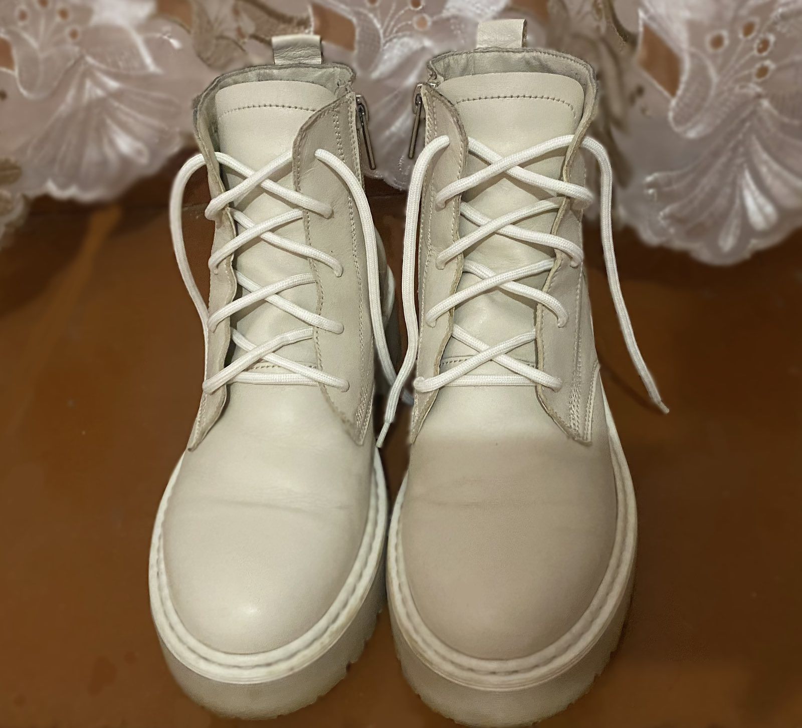 Шкіряні жіночі черевики ботинки 38