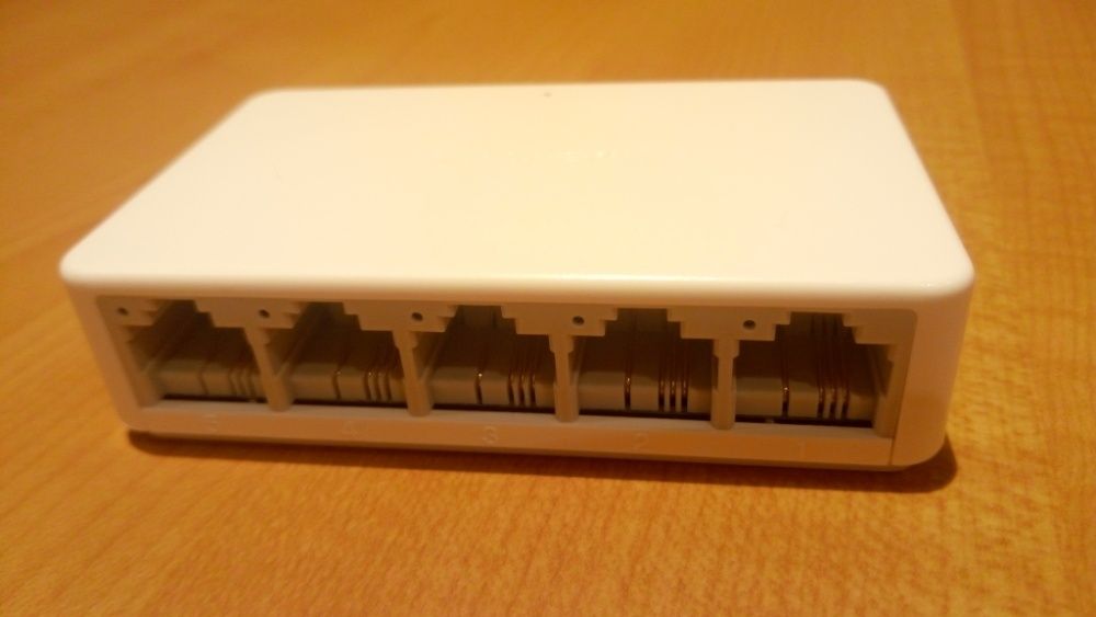 Switch 5 Portas de 100 Mb - Só 4 eur