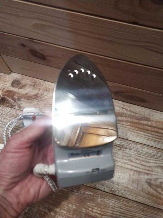 Дорожный утюг SWAN 900-1100 ватт