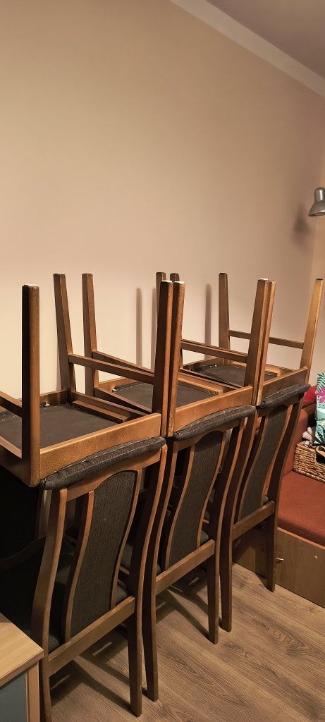 Krzesła używane do salonu