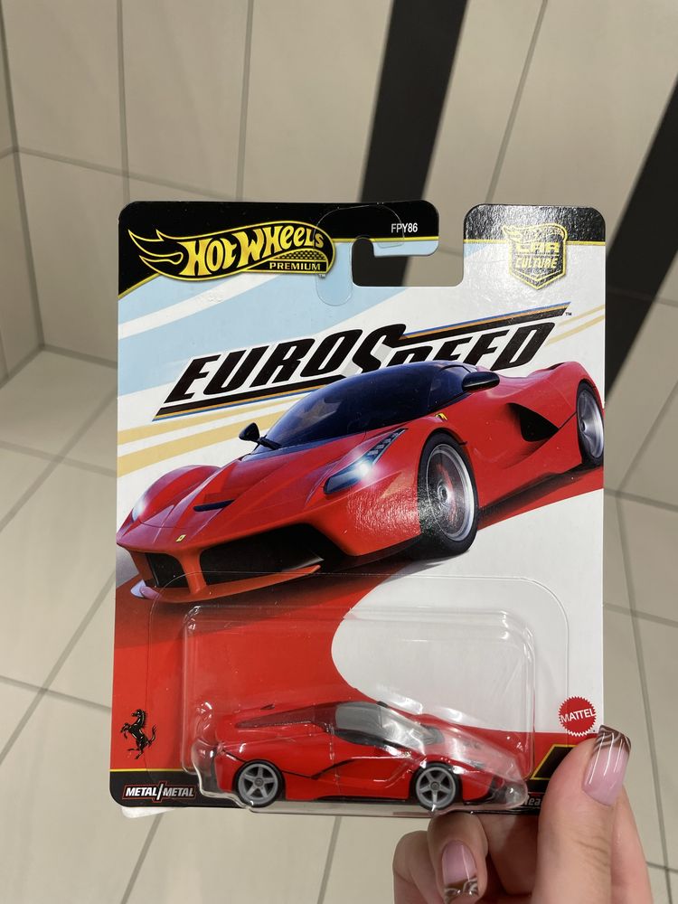 Hot Wheels Premium LaFerrari