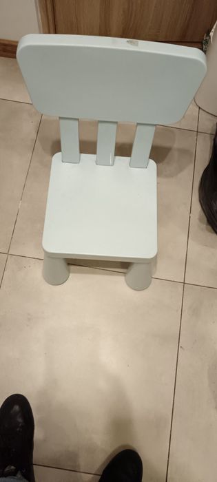 Stolik dla dzieci +4 krzesła +gratis
