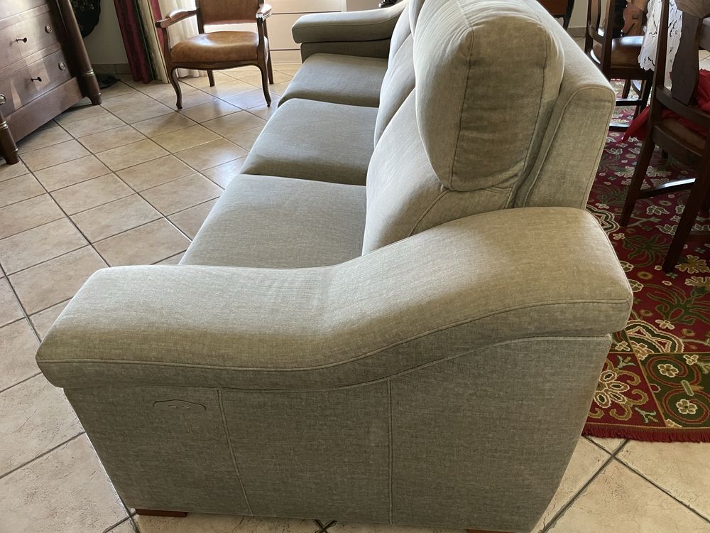 Sofá de 3 lugares com chaise long eletrica