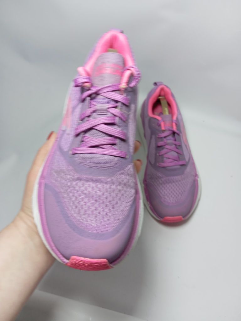 Продам кросівки Skechers