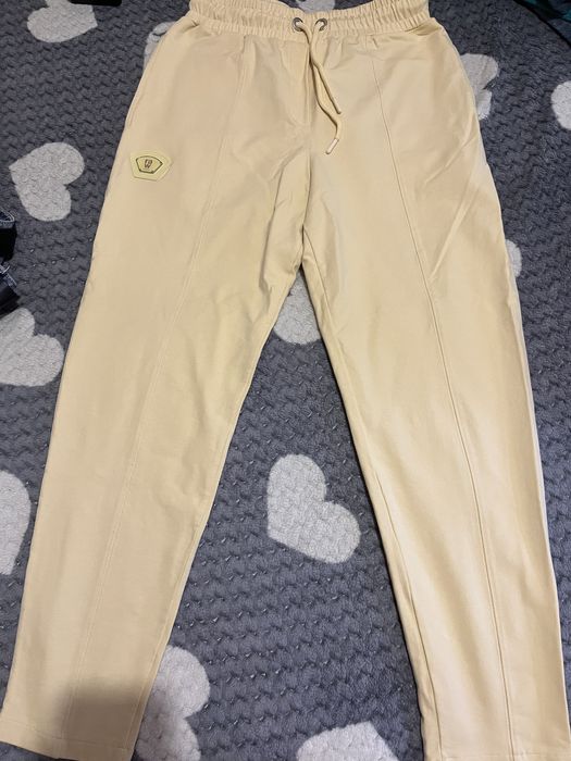 Женский костюм от фирмы Raw