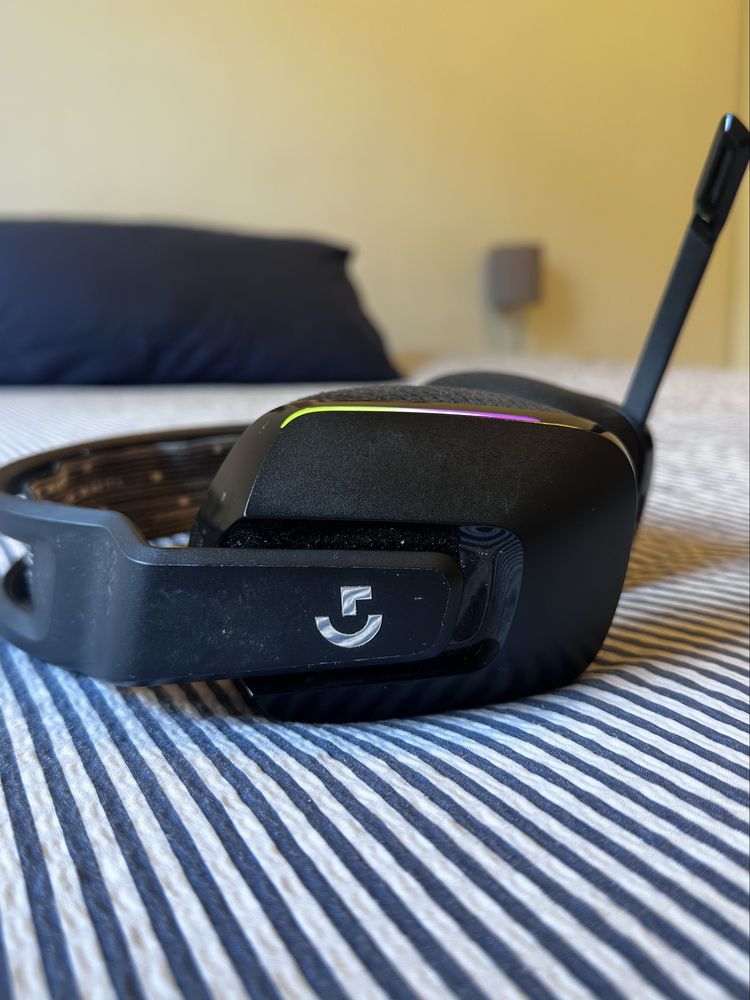 Logitech G733 Lightspeed RGB – Ótimo Estado (Sem Dongle/Cabo)
