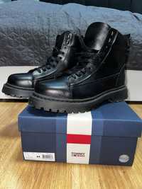 Buty zimowe Tommy Hilfiger, rozmiar 44 prawie nowe