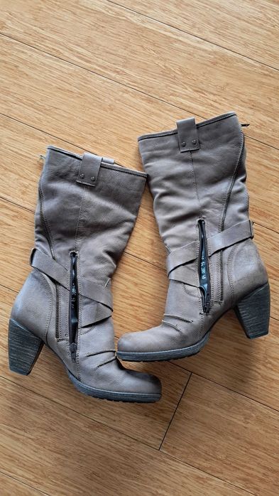 Buty skórzane kozaki beżowe rozmiar 40 Gino Rossi