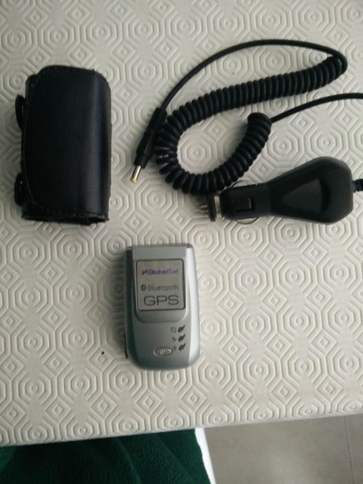 GlobalSat - Antena GPS Bluetooth portatil