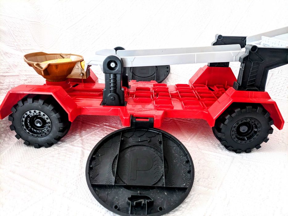 Hot Wheels Monster Trucks Down Hill Race & Go