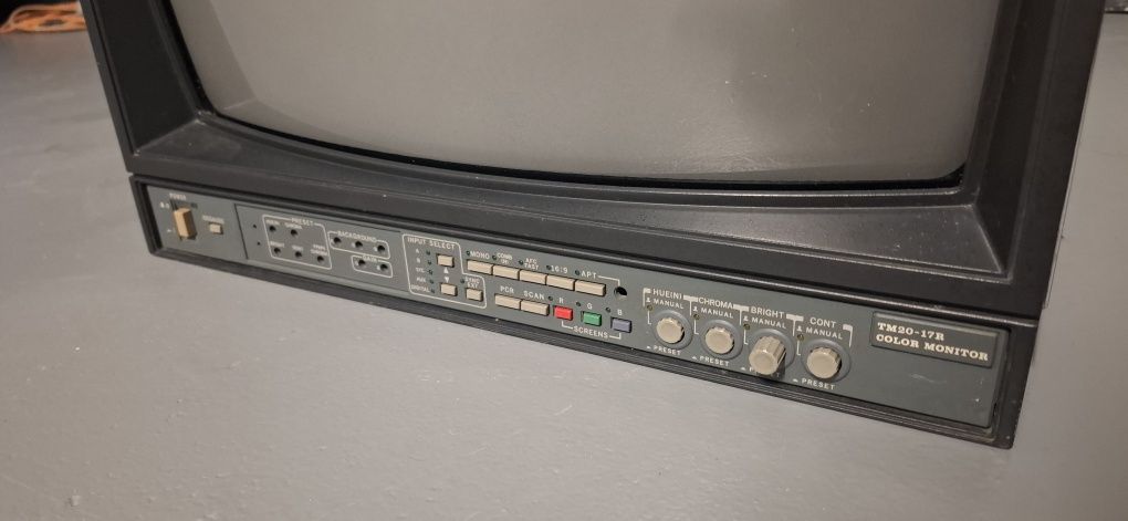Monitor kineskopowy crt przemyslowy Ikegami TM20-17R jak sony pvm bvm